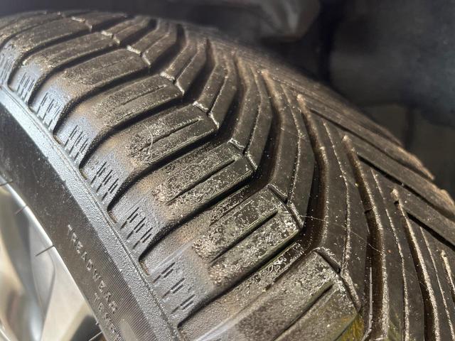 ハリアーハイブリッド Ｚ　レザーパッケージ　全周囲カメラ　ＪＢＬサウンド　衝突被害軽減システム　レーダークルーズ　禁煙車　電動リアゲート　レザーシート　前席シートエアコン　ドラレコ　コーナーセンサー　スマートキー　ＬＥＤヘッド　ＥＴＣ２．０（28枚目）