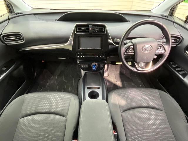 プリウス S SDナビ バックカメラ プリクラッシュセーフティ レーダークルーズ 禁煙車 コーナーセンサー スマートキー レーンキープ LEDヘッド ETC オートマチックハイビーム 車線逸脱警報(2枚目)