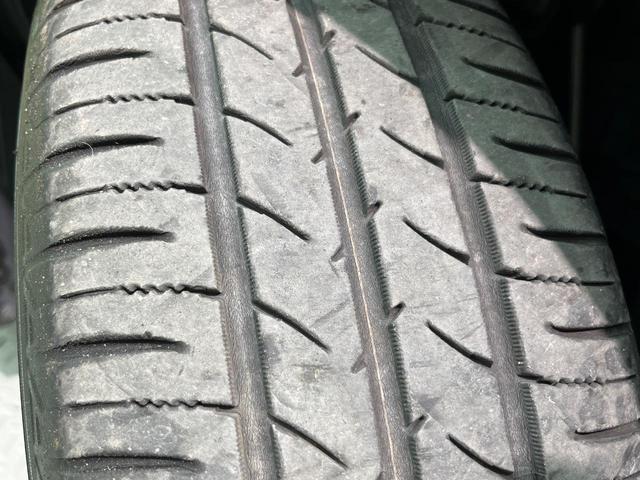 プリウス S SDナビ バックカメラ 衝突被害軽減システム レーダークルーズ 禁煙車 コーナーセンサー スマートキー LEDヘッド ビルトインETC 純正15インチアルミ 車線逸脱警報 オートライト(31枚目)