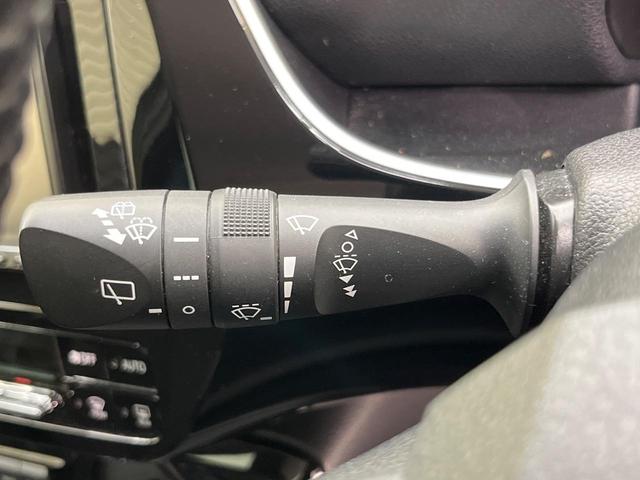 プリウス S SDナビ バックカメラ 衝突被害軽減システム レーダークルーズ 禁煙車 コーナーセンサー スマートキー LEDヘッド ビルトインETC 純正15インチアルミ 車線逸脱警報 オートライト(53枚目)