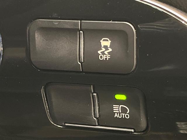 プリウス S SDナビ バックカメラ 衝突被害軽減システム レーダークルーズ 禁煙車 コーナーセンサー スマートキー LEDヘッド ビルトインETC 純正15インチアルミ 車線逸脱警報 オートライト(55枚目)