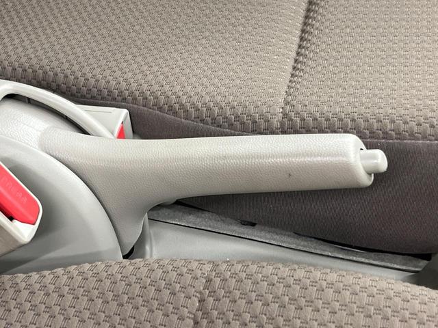 エブリイ ＰＡリミテッド　衝突被害軽減システム　禁煙車　コーナーセンサー　車線逸脱警報　オートライト　アイドリングストップ　車線逸脱抑制機能　プライバシーガラス　盗難防止装置（34枚目）