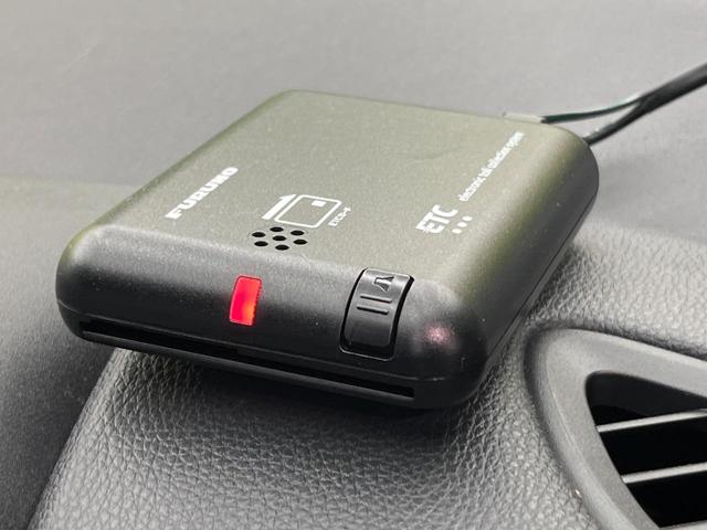 ヤリスクロス Ｘ　ＳＤナビ　バックカメラ　衝突被害軽減システム　レーダークルーズ　禁煙車　ドラレコ　コーナーセンサー　スマートキー　ＥＴＣ　オートハイビーム　車線逸脱警報　オートライト　Ｂｌｕｅｔｏｏｔｈ　フルセグ（5枚目）