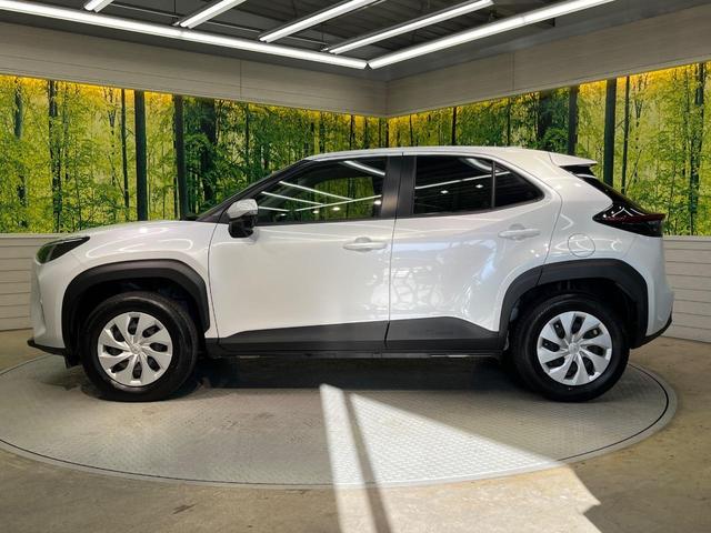 ヤリスクロス Ｘ　ＳＤナビ　バックカメラ　衝突被害軽減システム　レーダークルーズ　禁煙車　ドラレコ　コーナーセンサー　スマートキー　ＥＴＣ　オートハイビーム　車線逸脱警報　オートライト　Ｂｌｕｅｔｏｏｔｈ　フルセグ（25枚目）