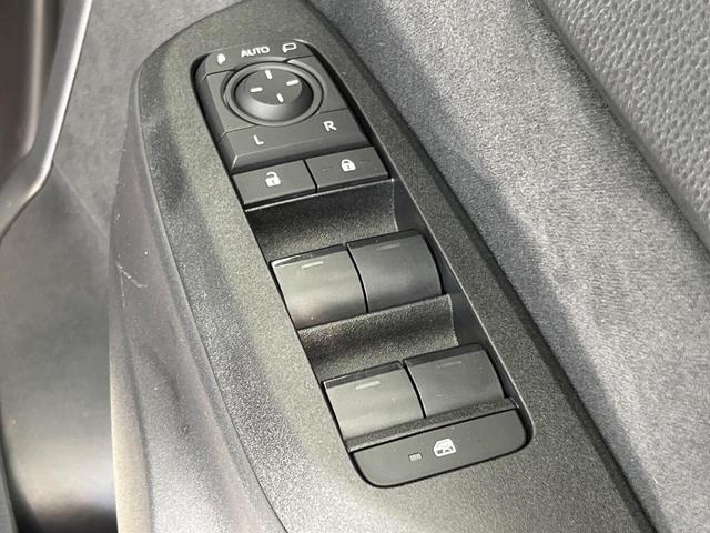 ヤリスクロス Ｘ　ＳＤナビ　バックカメラ　衝突被害軽減システム　レーダークルーズ　禁煙車　ドラレコ　コーナーセンサー　スマートキー　ＥＴＣ　オートハイビーム　車線逸脱警報　オートライト　Ｂｌｕｅｔｏｏｔｈ　フルセグ（44枚目）