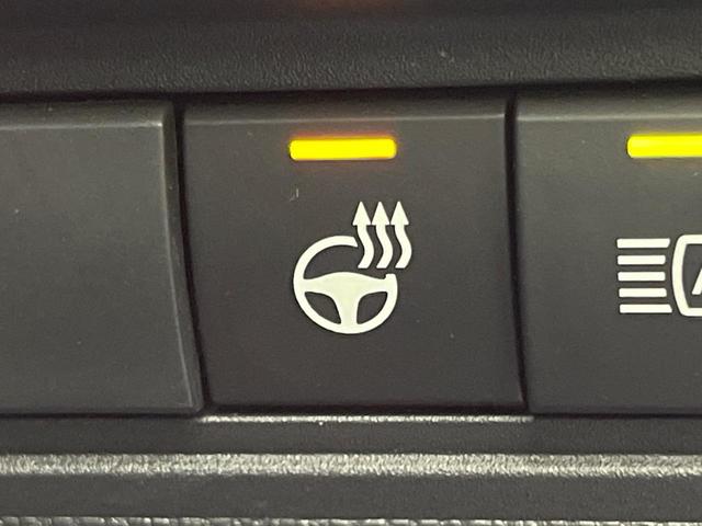 ヤリスクロス Ｚ　全周囲カメラ　８型ディスプレイオーディオ　衝突被害軽減システム　レーダークルーズ　禁煙車　ハーフレザーシート　パワーシート　ドラレコ　コーナーセンサー　スマートキー　ＬＥＤヘッド　ビルトインＥＴＣ（5枚目）