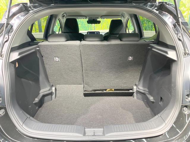 アクア G 全周囲カメラ プリクラッシュセーフティ レーダークルーズ 禁煙車 コーナーセンサー スマートキー LEDヘッド 10.5インチディスプレイオーディオ ETC オートマチックハイビーム 車線逸脱警報(10枚目)