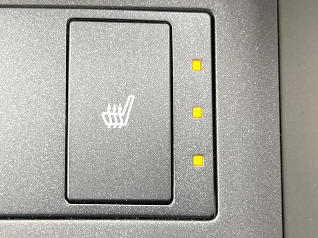 IS IS200t Fスポーツ サンルーフ 純正SDナビ バックカメラ 衝突被害軽減システム レーダークルーズ 禁煙車 ハーフレザーシート ドラレコ コーナーセンサー スマートキー LEDヘッド ETC2.0 純正18インチアルミ(7枚目)