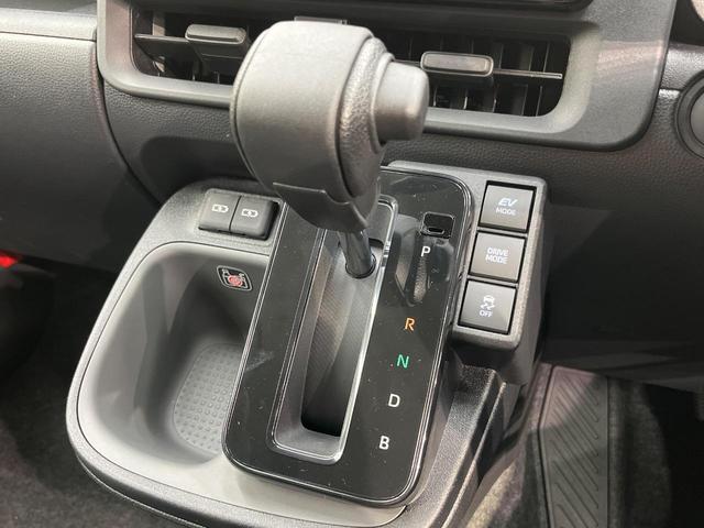 シエンタ ハイブリッドX 登録済未使用車 電動スライドドア 衝突被害軽減システム レーダークルーズ コーナーセンサー スマートキー LEDヘッド オートハイビーム オートライト オートエアコン(48枚目)