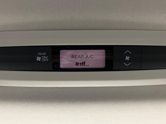 オデッセイ アブソルート 電動スライドドア SDナビ 後席モニター 衝突被害軽減システム 禁煙車 ハーフレザーシート スマートキー LEDヘッド ビルトインETC クルコン 純正17インチアルミ オートライト オートエアコン(42枚目)