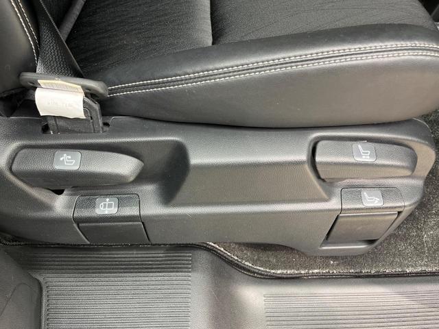 オデッセイ アブソルート 電動スライドドア SDナビ 後席モニター 衝突被害軽減システム 禁煙車 ハーフレザーシート スマートキー LEDヘッド ビルトインETC クルコン 純正17インチアルミ オートライト オートエアコン(57枚目)