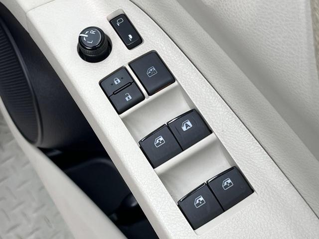 シエンタ ハイブリッドG 両側電動ドア 純正SDナビ バックカメラ 禁煙車 スマートキー ビルトインETC オートライト オートエアコン Bluetooth CD DVD再生 フルセグ 盗難防止装置 プライバシーガラス(51枚目)