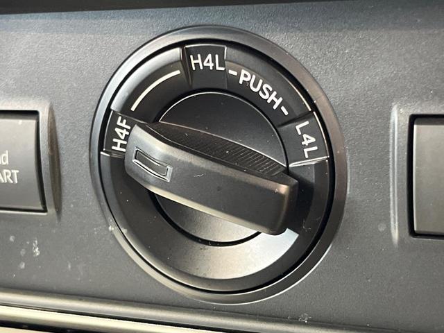 ランドクルーザープラド ＴＸ　４ＷＤ　純正９型ナビ　バックカメラ　プリクラッシュセーフティ　レーダークルーズ　禁煙車　ドラレコ　コーナーセンサー　スマートキー　ＬＥＤヘッド　ＥＴＣ　オートマチックハイビーム　車線逸脱警報（33枚目）