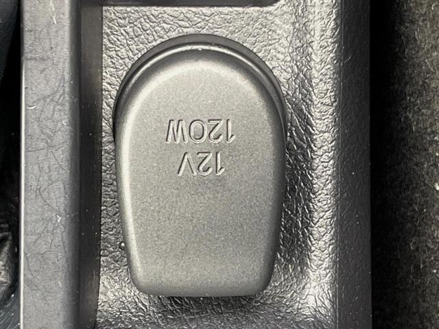 カローラフィールダー ハイブリッドＧ　ダブルバイビー　純正ナビ　バックカメラ　プリクラッシュセーフティ　禁煙車　ハーフレザーシート　スマートキー　ＬＥＤヘッド　ＥＴＣ　オートマチックハイビーム　車線逸脱警報　先行車発進お知らせ機能　オートライト（57枚目）