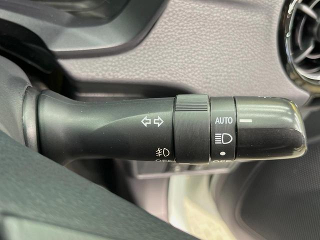 カローラフィールダー ハイブリッドＧ　ダブルバイビー　純正ナビ　バックカメラ　プリクラッシュセーフティ　禁煙車　ハーフレザーシート　スマートキー　ＬＥＤヘッド　ＥＴＣ　オートマチックハイビーム　車線逸脱警報　先行車発進お知らせ機能　オートライト（64枚目）