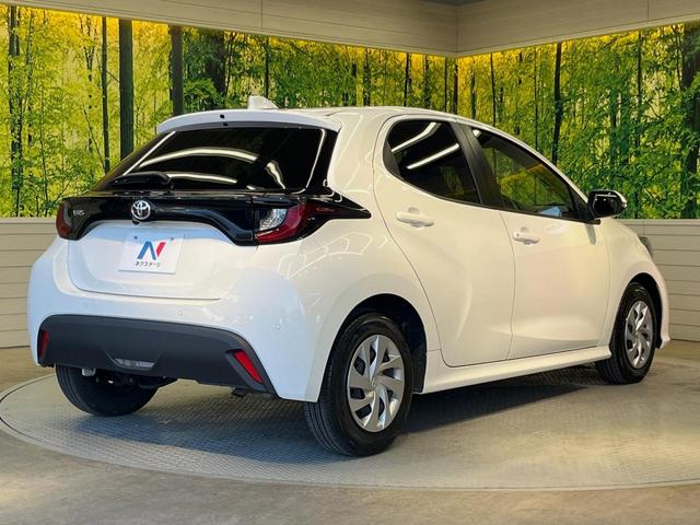 ヤリス Ｘ　純正ナビ　バックカメラ　プリクラッシュセーフティ　コーナーセンサー　スマートキー　ＥＴＣ　オートマチックハイビーム　車線逸脱警報　先行車発進お知らせ機能　オートライト　Ｂｌｕｅｔｏｏｔｈ再生（17枚目）