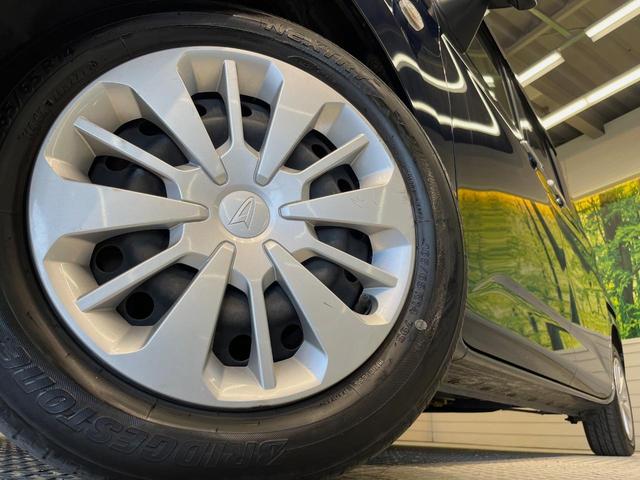 【１４インチアルミホイール】外観にマッチしたアルミホイールを装着しております。各種アルミホイールや、スタッドレスタイヤも取扱いしております。是非ご相談ください♪