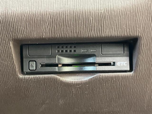 パッソ X クツロギ HDDナビ 禁煙車 スマートキー ビルトインETC オートエアコン CD DVD再生 エアコン 電動格納ミラー プライバシーガラス 盗難防止装置 衝突安全ボディ(5枚目)