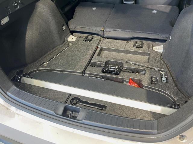 プリウス Sツーリングセレクション 9型ナビ バックカメラ 100V電源 衝突被害軽減システム レーダークルーズ ハーフレザーシート ドラレコ スマートキー LEDヘッド ビルトインETC 純正17インチアルミ オートハイビーム(58枚目)