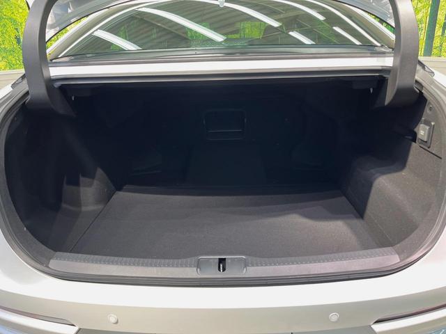 クラウンクロスオーバー Ｇアドバンスド・レザーパッケージ　４ＷＤ　１２型ナビ　フルエアロ　全周囲カメラ　１００Ｖ電源　衝突被害軽減システム　レーダークルーズ　禁煙車　レザーシート　前席シートエアコン　ドラレコ　コーナーセンサー　ＬＥＤヘッド　ＥＴＣ２．０（10枚目）