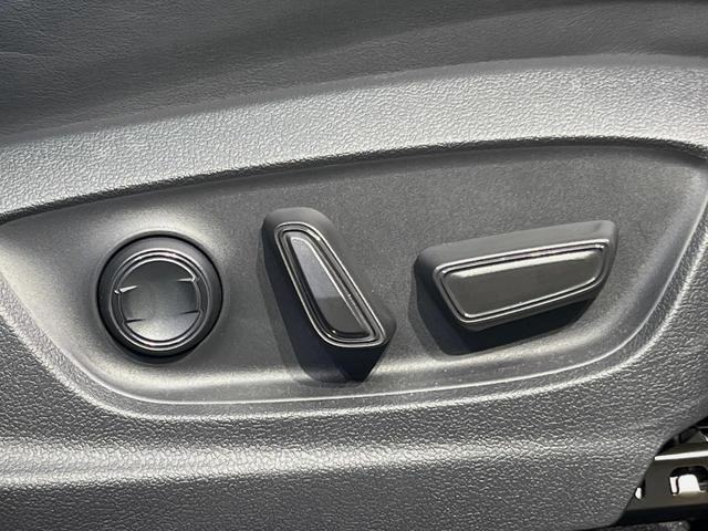 クラウンクロスオーバー Ｇアドバンスド・レザーパッケージ　４ＷＤ　１２型ナビ　フルエアロ　全周囲カメラ　１００Ｖ電源　衝突被害軽減システム　レーダークルーズ　禁煙車　レザーシート　前席シートエアコン　ドラレコ　コーナーセンサー　ＬＥＤヘッド　ＥＴＣ２．０（49枚目）