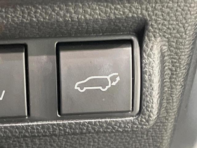 カローラクロス ハイブリッド　Ｚ　純正１０．５インチディスプレイオーディオ　全周囲カメラ　１００Ｖ電源　衝突被害軽減システム　レーダークルーズ　禁煙車　電動リアゲート　パワーシート　ドラレコ　コーナーセンサー　ＥＴＣ２．０（7枚目）