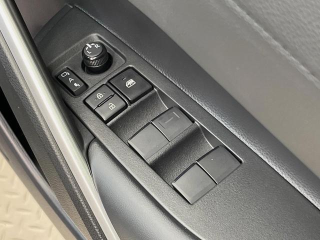カローラクロス ハイブリッド　Ｚ　純正１０．５インチディスプレイオーディオ　全周囲カメラ　１００Ｖ電源　衝突被害軽減システム　レーダークルーズ　禁煙車　電動リアゲート　パワーシート　ドラレコ　コーナーセンサー　ＥＴＣ２．０（52枚目）