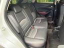 後部座席も気になるようなキズ・汚れやへたり等、大きなダメージはなく、良好な状態です。