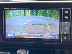 【バックカメラ】駐車時に後方がリアルタイム映像で確認できます。大型商業施設や立体駐車場での駐車時や、夜間のバック時に大活躍！運転スキルに関わらず、今や必須となった装備のひとつです！ 4