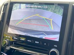 【バックカメラ】駐車時に後方がリアルタイム映像で確認できます。大型商業施設や立体駐車場での駐車時や、夜間のバック時に大活躍！運転スキルに関わらず、今や必須となった装備のひとつです！ 5