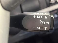 【クルーズコントロール】高速道路もラクラク走行。アクセルを離しても一定速度で走行ができ、長距離運転時の負担を軽減！加速・減速も簡単なスイッチ操作で調整できます。 7