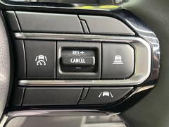 �ڥ����ץƥ��֥��롼������ȥ�����۹�®ƻϩ�Ǥ�Ĺ��Υ���Ԥ��ڤˡ�����ư��®�٤��ݤĥ��롼������ȥ����뤬�����ͷڸ������ƥ��Ϣ�Ȥ��������μ�ξ���Τ��Ƽִ֤��ݤĤ褦��®��Ĵ�ᤷ�Ƥ���ޤ����� 5