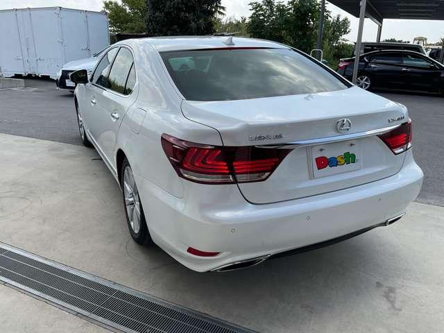 ＬＳ ４６０　バージョンＣ　自社　ローン　信用回復ローン　純正ナビ　フルセグＴＶ　ｂｌｕｅｔｏｏｔｈ　ＥＴＣ　バックカメラ　ステアリングスイッチ　オートＨＩＤライト　コーナーセンサー　フルレザーシート　ステアリングヒーター　ＢＳ（7枚目）