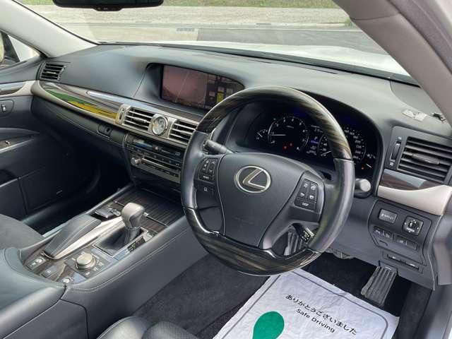 ＬＳ ４６０　バージョンＣ　自社　ローン　信用回復ローン　純正ナビ　フルセグＴＶ　ｂｌｕｅｔｏｏｔｈ　ＥＴＣ　バックカメラ　ステアリングスイッチ　オートＨＩＤライト　コーナーセンサー　フルレザーシート　ステアリングヒーター　ＢＳ（14枚目）