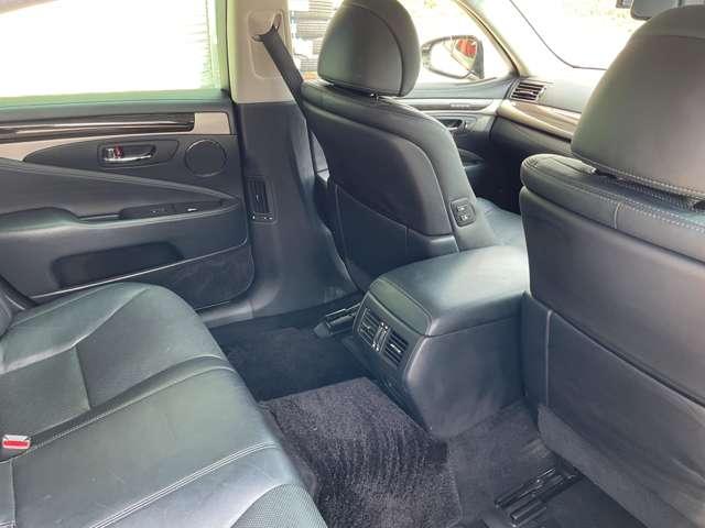 ＬＳ ４６０　バージョンＣ　自社　ローン　信用回復ローン　純正ナビ　フルセグＴＶ　ｂｌｕｅｔｏｏｔｈ　ＥＴＣ　バックカメラ　ステアリングスイッチ　オートＨＩＤライト　コーナーセンサー　フルレザーシート　ステアリングヒーター　ＢＳ（16枚目）