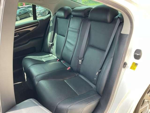 ＬＳ ４６０　バージョンＣ　自社　ローン　信用回復ローン　純正ナビ　フルセグＴＶ　ｂｌｕｅｔｏｏｔｈ　ＥＴＣ　バックカメラ　ステアリングスイッチ　オートＨＩＤライト　コーナーセンサー　フルレザーシート　ステアリングヒーター　ＢＳ（20枚目）