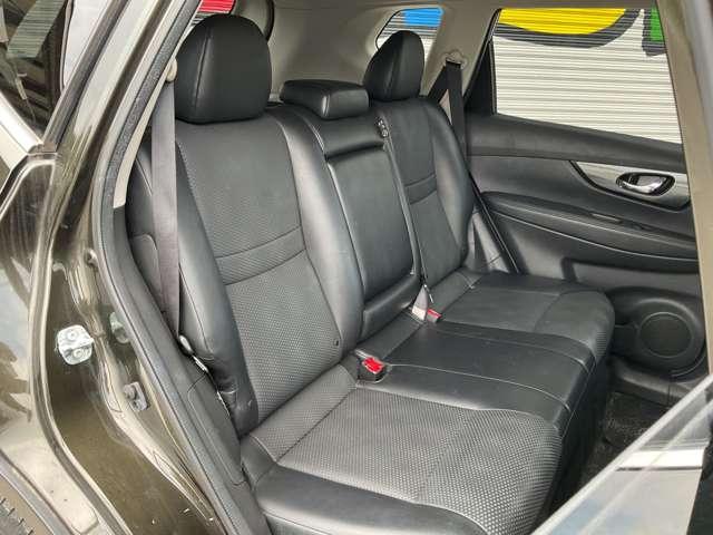 エクストレイル ２０ＸエクストリーマーＸエマージェンシーブレーキＰ　自社　ローン　自社分割　信用回復　純正ナビ　フルセグＴＶ　Ｂｌｕｅｔｏｏｔｈ　サンルーフ　パワーバックドア　衝突軽減ブレーキ　車線逸脱警報　クリアランスソナー　ルーフレール　シートヒーター　ＬＥＤヘッ（20枚目）