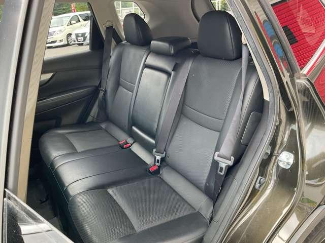 エクストレイル ２０ＸエクストリーマーＸエマージェンシーブレーキＰ　自社　ローン　自社分割　信用回復　純正ナビ　フルセグＴＶ　Ｂｌｕｅｔｏｏｔｈ　サンルーフ　パワーバックドア　衝突軽減ブレーキ　車線逸脱警報　クリアランスソナー　ルーフレール　シートヒーター　ＬＥＤヘッ（24枚目）