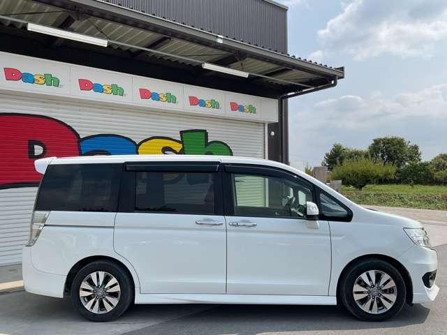 ステップワゴンスパーダ Ｓ　自社　ローン　信用回復ローン　純正９インチＨＤＤナビ・フルセグＴＶ・Ｂｌｕｅｔｏｏｔｈ・ＤＶＤ・バックカメラ・ＥＴＣ・ＨＩＤライト　両側電動スライドドア・クルーズコントロール・アイドリングストップ・パ（3枚目）