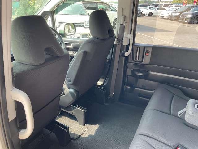 ステップワゴンスパーダ Ｓ　自社　ローン　信用回復ローン　純正９インチＨＤＤナビ・フルセグＴＶ・Ｂｌｕｅｔｏｏｔｈ・ＤＶＤ・バックカメラ・ＥＴＣ・ＨＩＤライト　両側電動スライドドア・クルーズコントロール・アイドリングストップ・パ（24枚目）