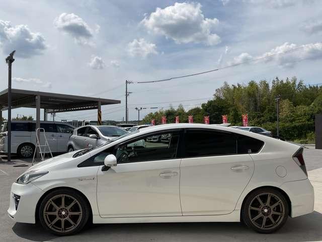 プリウス １．８　Ｓ　ツーリングセレクション　Ｇ’ｓ　自社　ローン　信用回復ローン　ディーラー純正ＨＤＤナビ　フルセグＴＶ　Ｂｌｕｅｔｏｏｔｈ　ステアリングリモコン　バックカメラ　ＥＴＣ　コムテックドライブレコーダー　１８インチアルミ　社外ウッドコンビハ（10枚目）