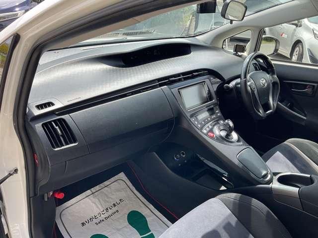 プリウス １．８　Ｓ　ツーリングセレクション　Ｇ’ｓ　自社　ローン　信用回復ローン　ディーラー純正ＨＤＤナビ　フルセグＴＶ　Ｂｌｕｅｔｏｏｔｈ　ステアリングリモコン　バックカメラ　ＥＴＣ　コムテックドライブレコーダー　１８インチアルミ　社外ウッドコンビハ（24枚目）