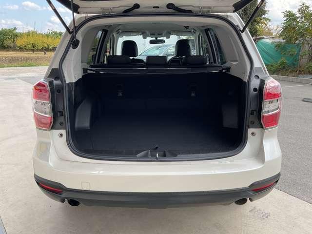 フォレスター ２．０ＸＴ　アイサイト　４ＷＤ　自社　ローン　信用回復ローン　　ナビ・フルセグＴＶ・Ｂｌｕｅｔｏｏｔｈ・バックカメラ・ＥＴＣ・パワーバックドア・アイサイト・車線逸脱警報・衝突軽減ブレーキ・誤発進抑制・フルレザーシート・電動シート・シ（17枚目）