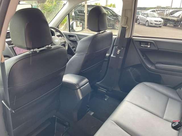 フォレスター ２．０ＸＴ　アイサイト　４ＷＤ　自社　ローン　信用回復ローン　　ナビ・フルセグＴＶ・Ｂｌｕｅｔｏｏｔｈ・バックカメラ・ＥＴＣ・パワーバックドア・アイサイト・車線逸脱警報・衝突軽減ブレーキ・誤発進抑制・フルレザーシート・電動シート・シ（19枚目）