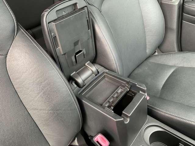 フォレスター ２．０ＸＴ　アイサイト　４ＷＤ　自社　ローン　信用回復ローン　　ナビ・フルセグＴＶ・Ｂｌｕｅｔｏｏｔｈ・バックカメラ・ＥＴＣ・パワーバックドア・アイサイト・車線逸脱警報・衝突軽減ブレーキ・誤発進抑制・フルレザーシート・電動シート・シ（35枚目）