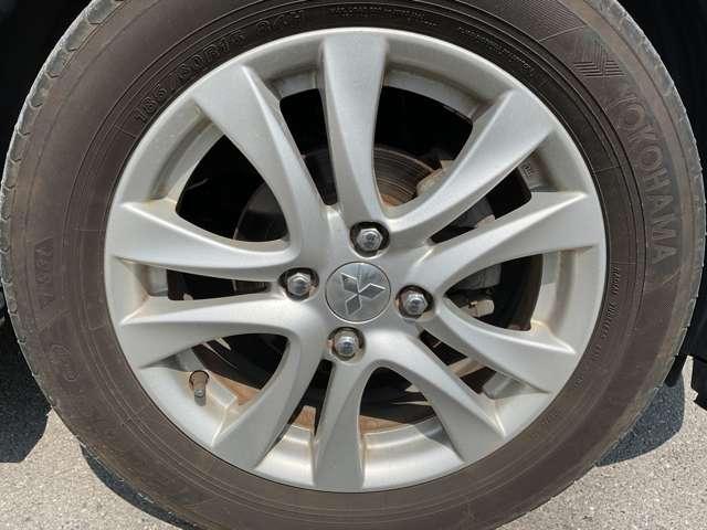 デリカＤ：２ ハイブリッドＳＺ　ナビパッケージ　自社　ローン　信用回復ローン　純正ナビ　フルセグＴＶ　Ｂｌｕｅｔｏｏｔｈ　アラウンドビュー　両側電動スライドドア　純正アルミホイール　衝突軽減ブレーキ　誤発進抑制　車線逸脱警報　シートヒーター　クルー（15枚目）