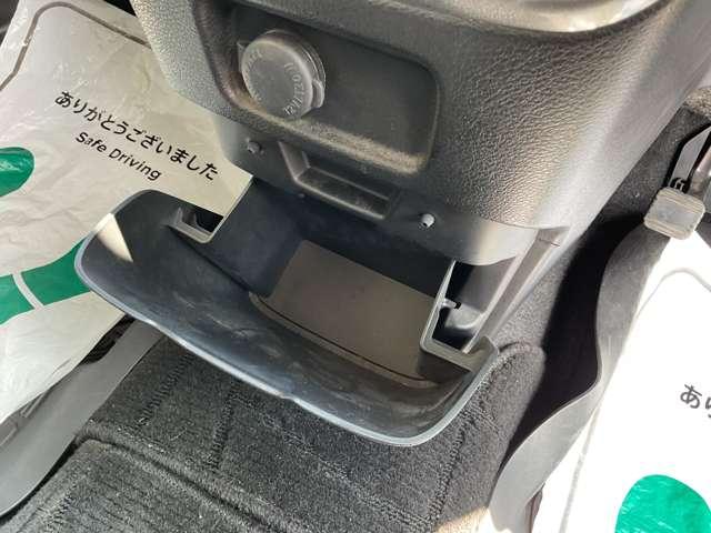 デリカＤ：２ ハイブリッドＳＺ　ナビパッケージ　自社　ローン　信用回復ローン　純正ナビ　フルセグＴＶ　Ｂｌｕｅｔｏｏｔｈ　アラウンドビュー　両側電動スライドドア　純正アルミホイール　衝突軽減ブレーキ　誤発進抑制　車線逸脱警報　シートヒーター　クルー（36枚目）