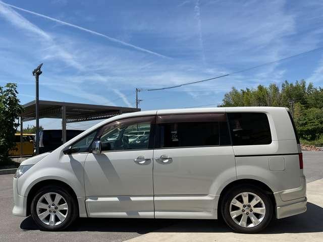 デリカＤ：５ Ｇ　パワーパッケージ　自社　ローン　　信用回復ローン　パナソニックメモリーナビ　フルセグＴＶ　Ｂｌｕｅｔｏｏｔｈ　バックカメラ　ＥＴＣ　両側電動スライドドア　ＨＩＤヘッドライト　後席モニタ　アイドリングストップ（11枚目）