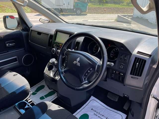 デリカＤ：５ Ｇ　パワーパッケージ　自社　ローン　　信用回復ローン　パナソニックメモリーナビ　フルセグＴＶ　Ｂｌｕｅｔｏｏｔｈ　バックカメラ　ＥＴＣ　両側電動スライドドア　ＨＩＤヘッドライト　後席モニタ　アイドリングストップ（17枚目）