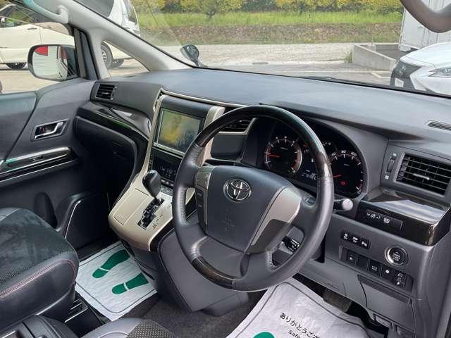 ヴェルファイア ２．４　Ｚ　ゴールデンアイズＩＩ　自社　ローン　信用回復ローン　純正８インチＨＤＤナビ・フルセグＴＶ・Ｂｌｕｅｔｏｏｔｈ・ＥＴＣ・バックカメラ・純正１８インチアルミ・両側パワースライドドア・前後クリアランスソナー・リアエアコ・ＨＩＤ（15枚目）